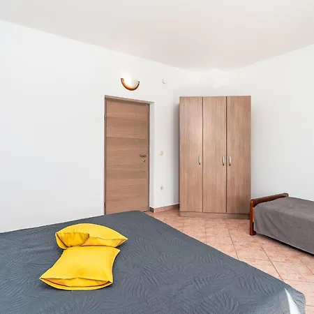 Vesela-3 By Interhome Vir