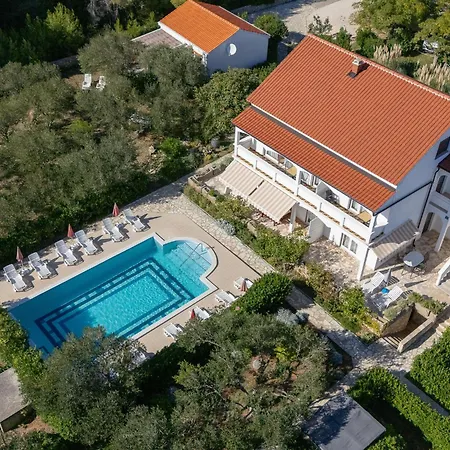 Vesela-3 By Interhome * Вир