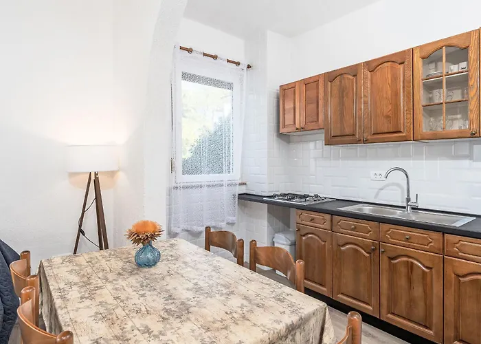 Apartamento Vesela-3 By Interhome *