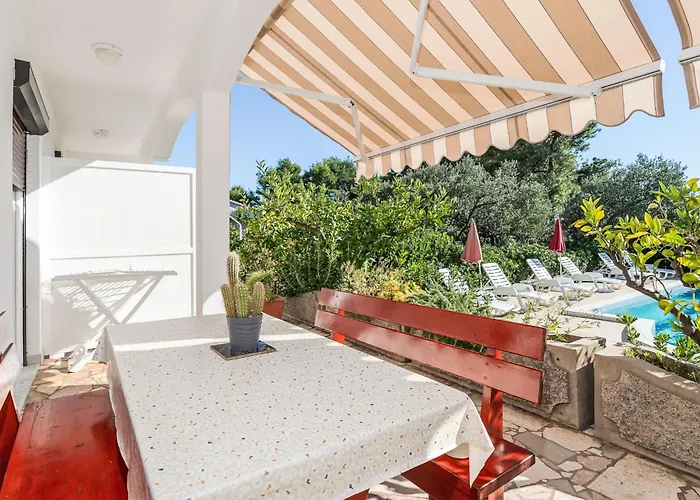 Apartamento Vesela-3 By Interhome